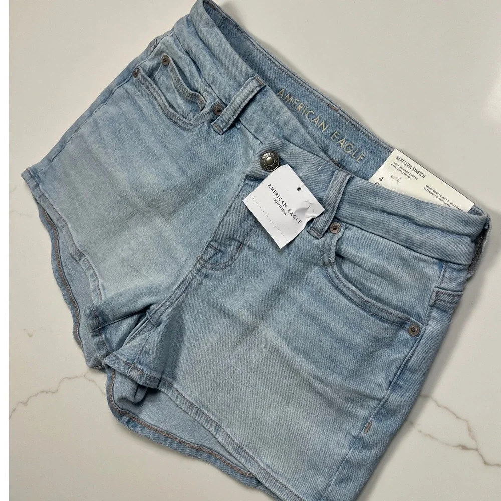 American Eagle Curvy High-Rise Shortie Women 4 27W Next Level Stretch Light Wash